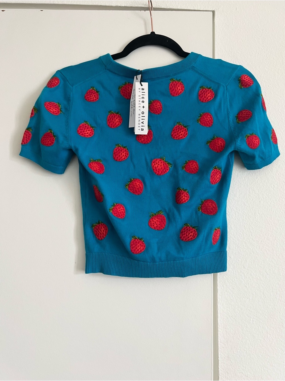 NWT! Alice and Olivia Ciara Embroidered Strawberry Pullover Sweater - Picture 16 of 16